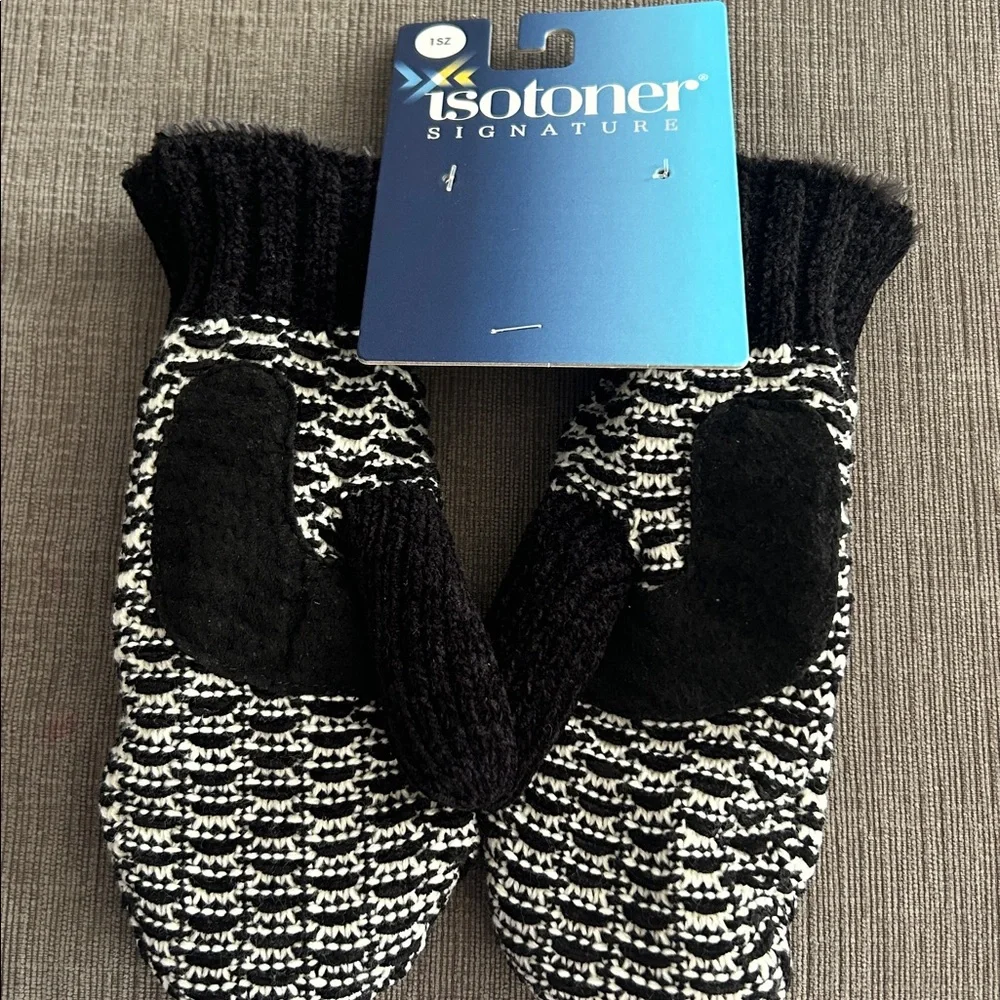 ISOTONER SIGNATURE Cozy Lined Black and white Plaid Knit Mittens OS NWT - Picture 4 of 5